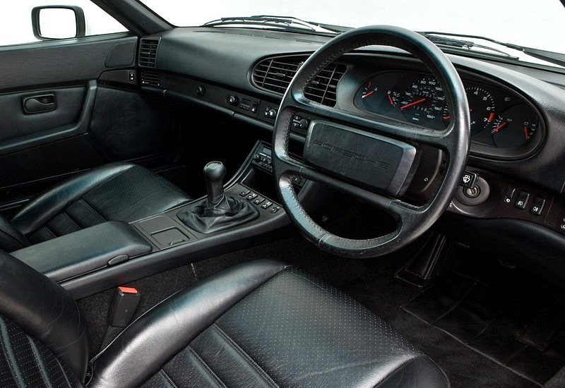 1985 Porsche 944 Interior