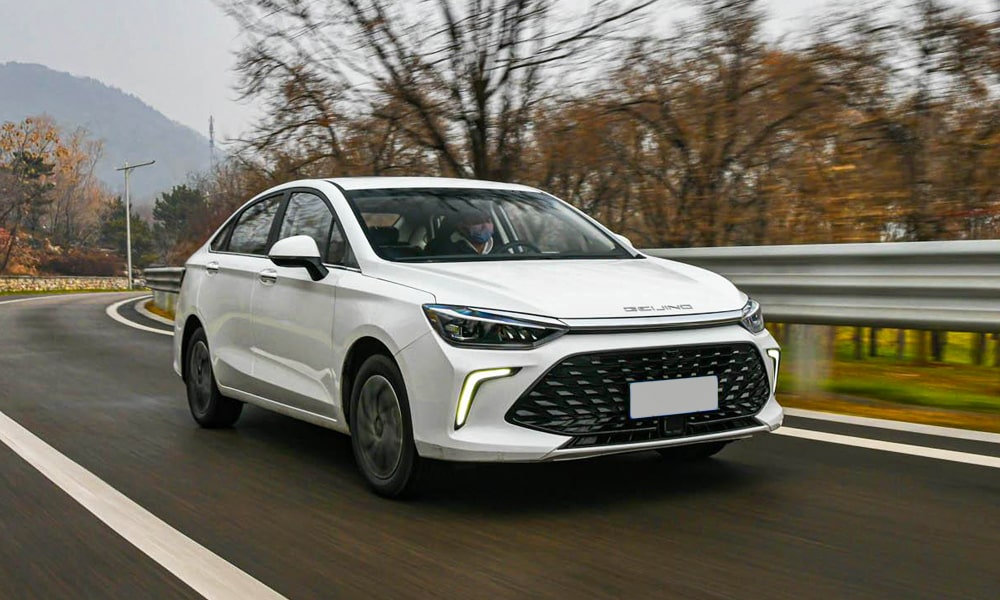 BAIC U5 Plus 2025 - фото в новом кузове, фото салона и интерьера