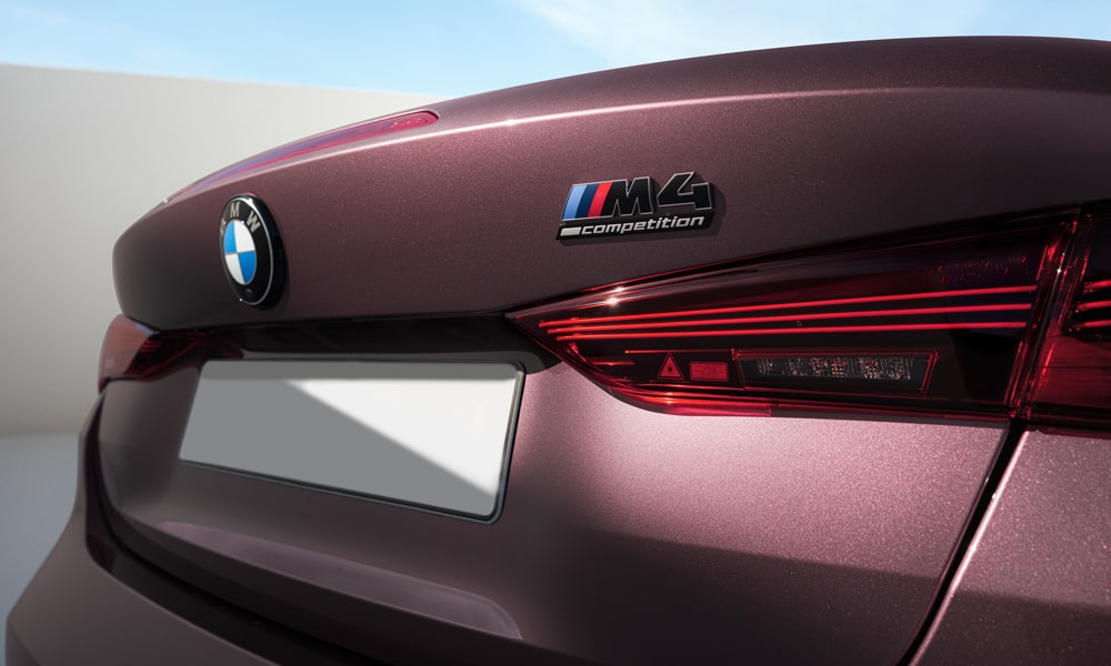 BMW M4 Кабриолет 2024 - фото в новом кузове, фото салона и интерьера