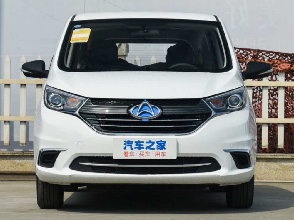 Changan auchan z6. Changan a600ev 2021. Чанган минивэн 2023. Changan Auchan a600 ev. Чанган юни-т 2023.