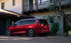 Chrysler Pacifica минивэн фото