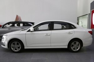 Китайский седан FAW Besturn B30 EV