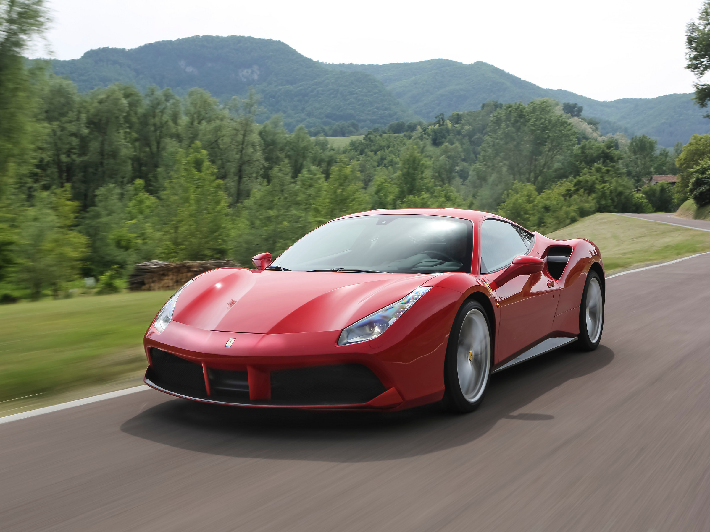 Ferrari 488 GTB 2015 суперкар