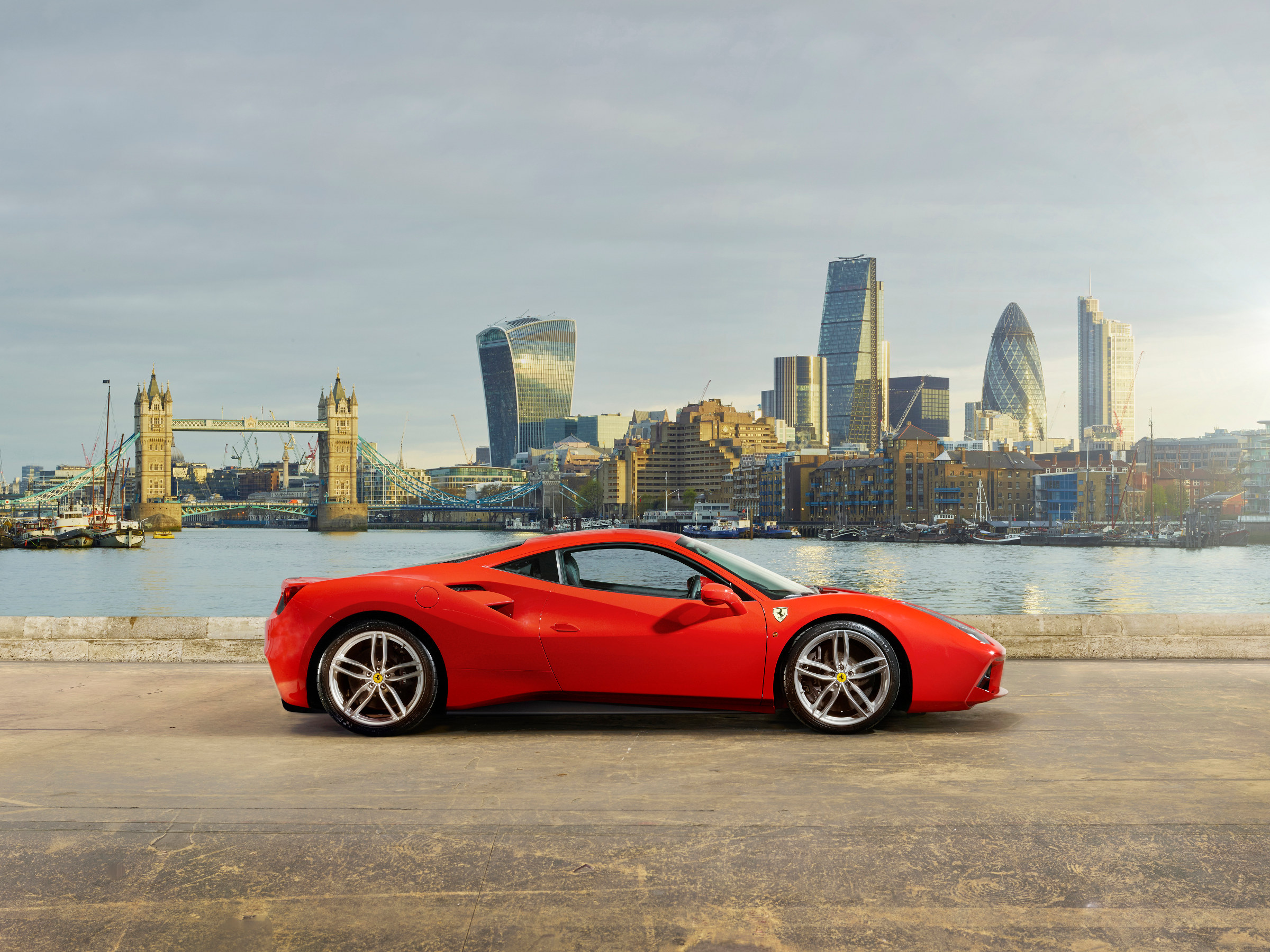 Ferrari 488 GTB 2015 суперкар