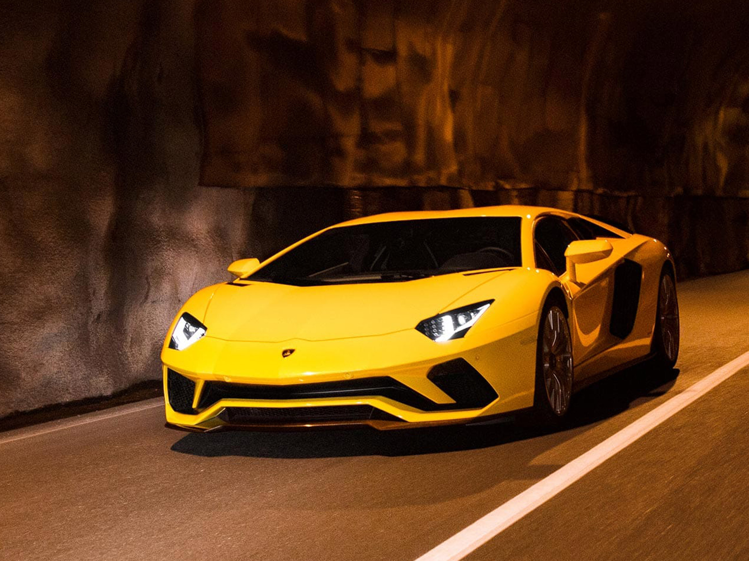 Lamborghini aventador страна