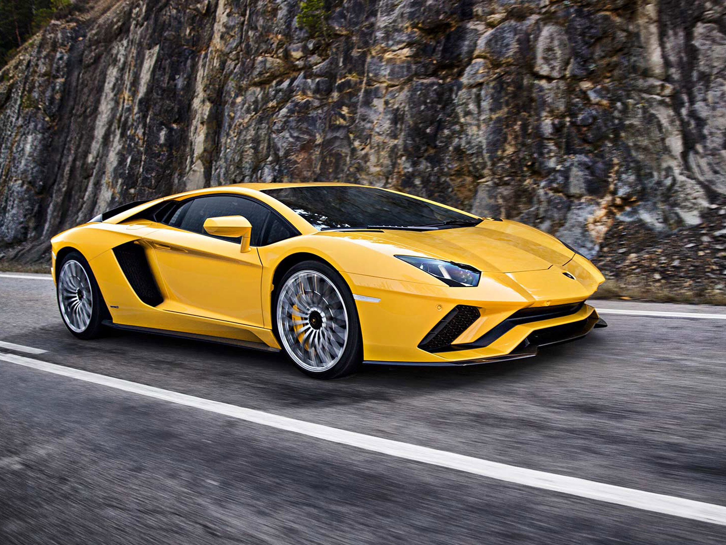 Lamborghini Aventador SV Yellow