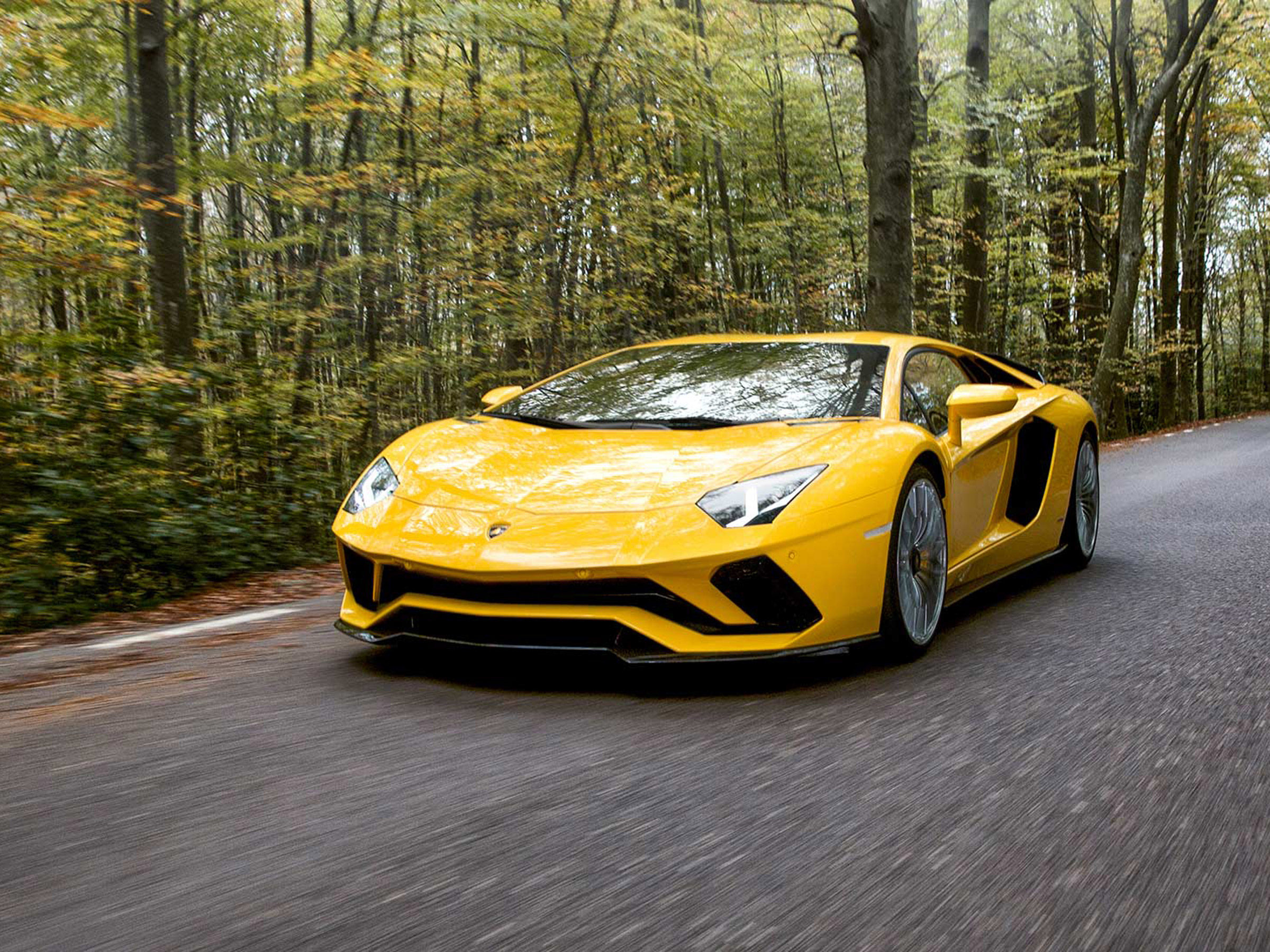 Длина lamborghini aventador