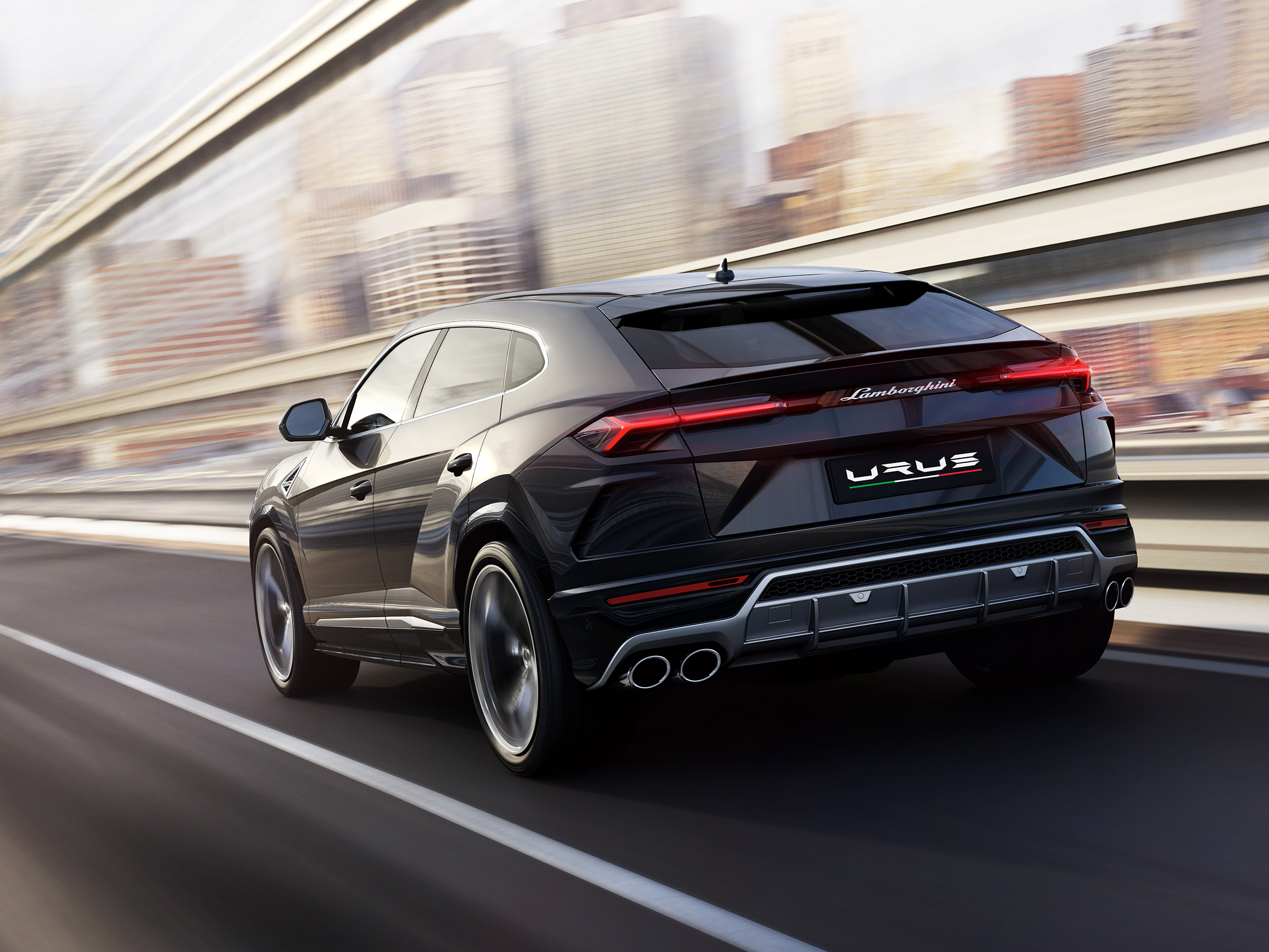 Lamborghini Urus габариты