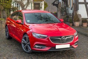 Тест-драйв Opel Insignia Grand Sport