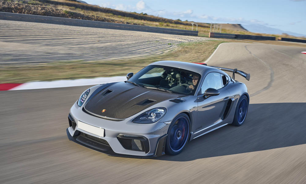 Porsche 718 Cayman gt4 2020