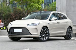 Китайский кроссовер SERES AITO M5
