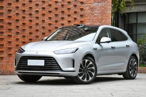 Китайский кроссовер SERES M5
