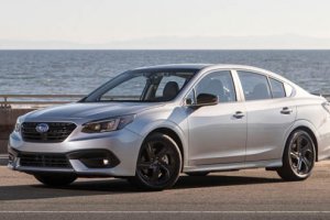 Японский седан Subaru Legacy Японский седан Subaru Legacy
