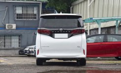 Toyota Alphard фото
