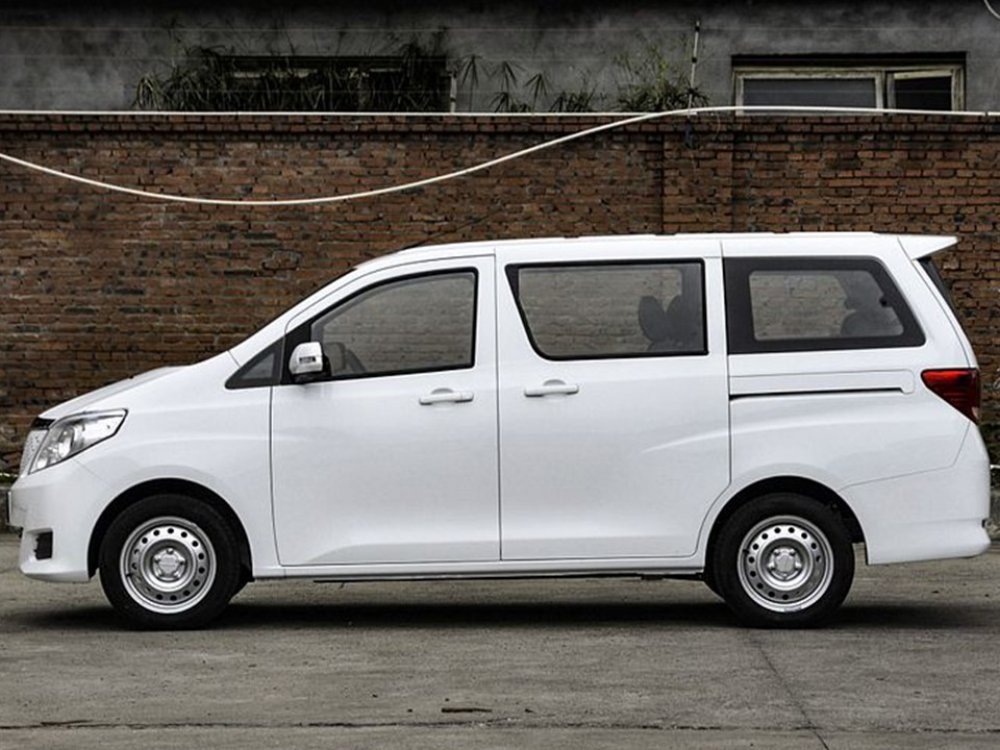 Китайские минивэны 2023. Yema Spica ev. Китайские электрокары Yema. China ev MPV 2021. Yema Spica ev фото.