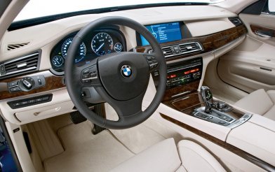 BMW 760Li (F02)