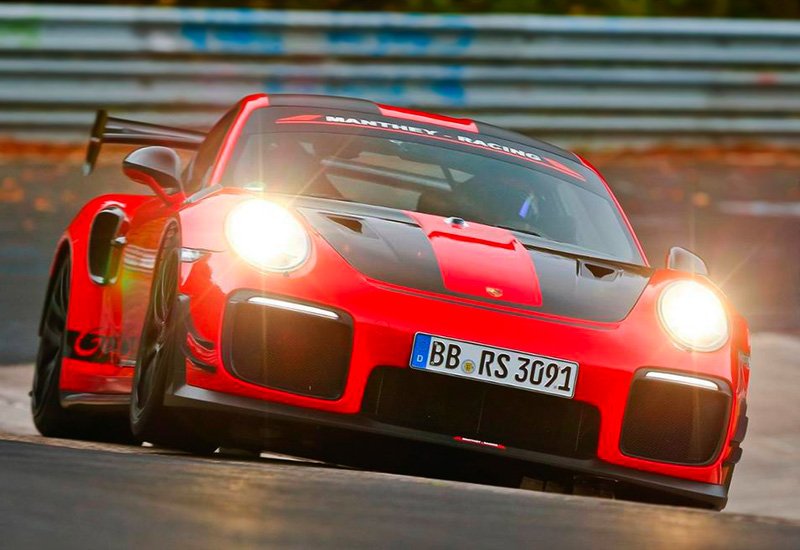Porsche 911 GT2 RS MR (991.2)