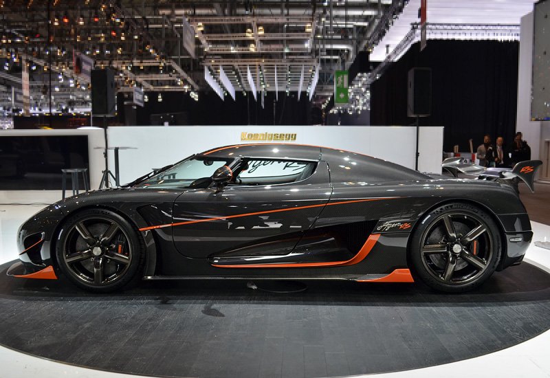 Машина koenigsegg agera rs