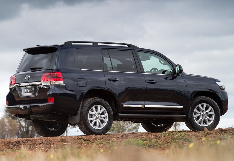 Фото Toyota Land Cruiser 200 2016