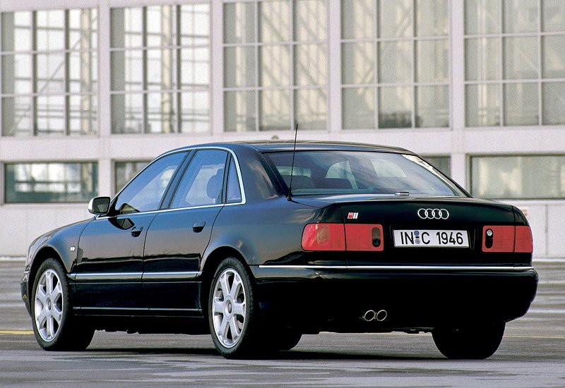 Старая audi s8