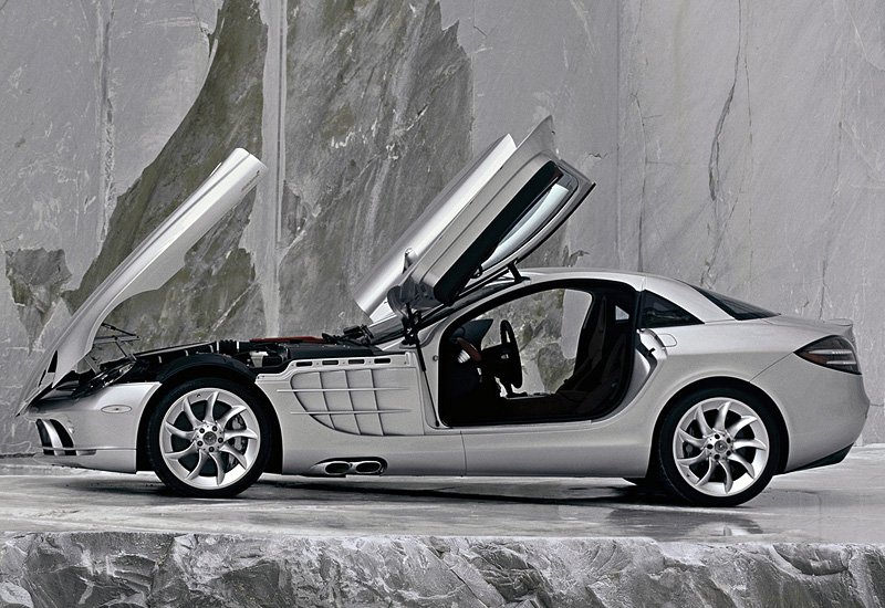 Mercedes-Benz SLR McLaren 2003: характеристики, цена, фото