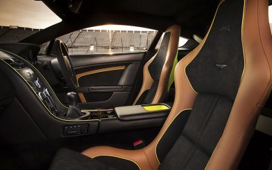 Aston Martin V12 Vantage AMR
