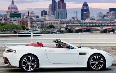 Aston Martin V12 Vantage Roadster