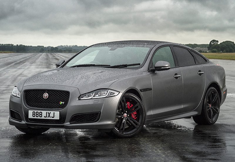 Jaguar XJR575