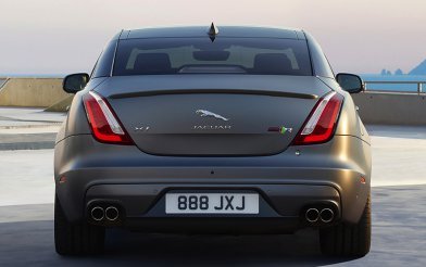 Jaguar XJR575