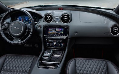 Jaguar XJR575